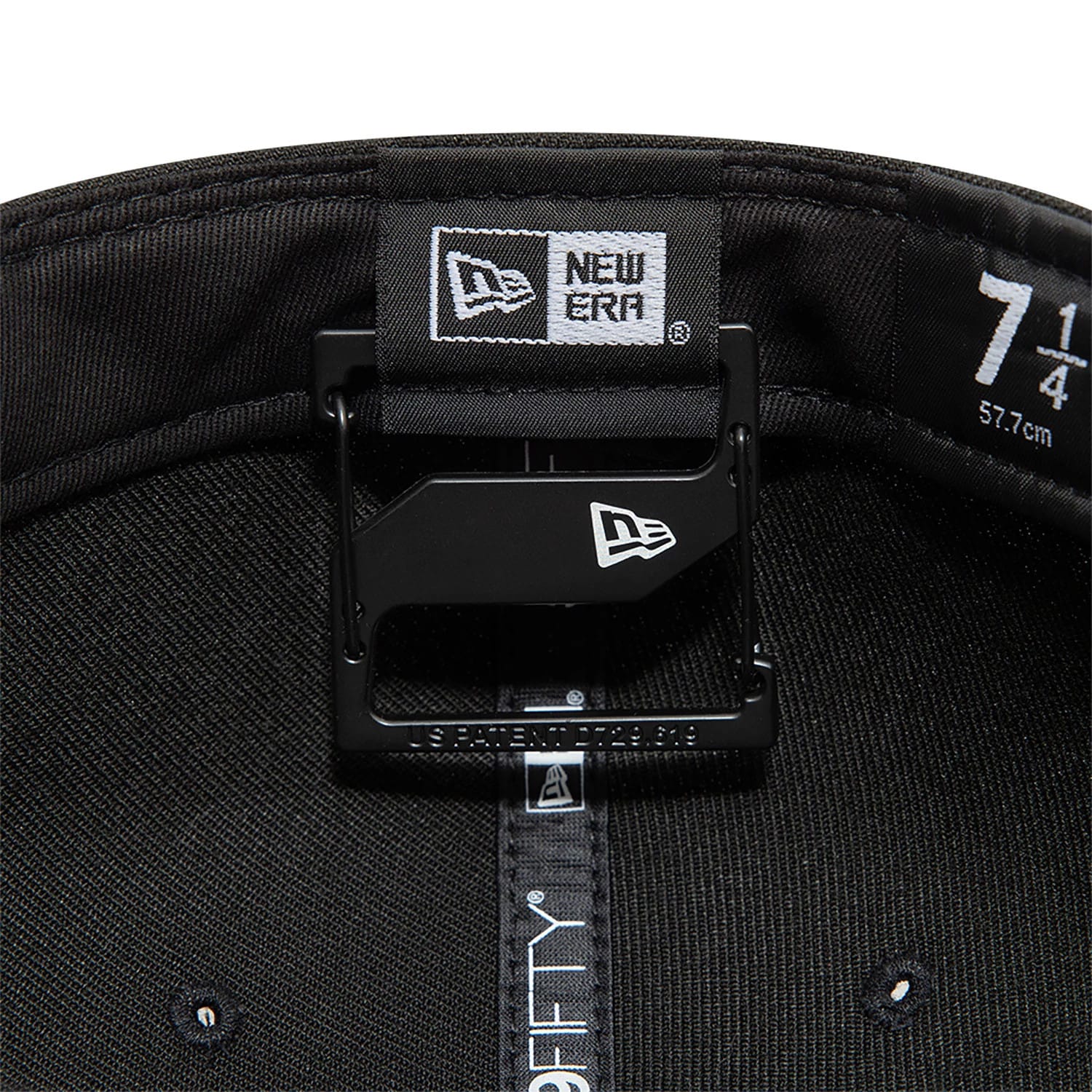 New Era Black Cap Clip