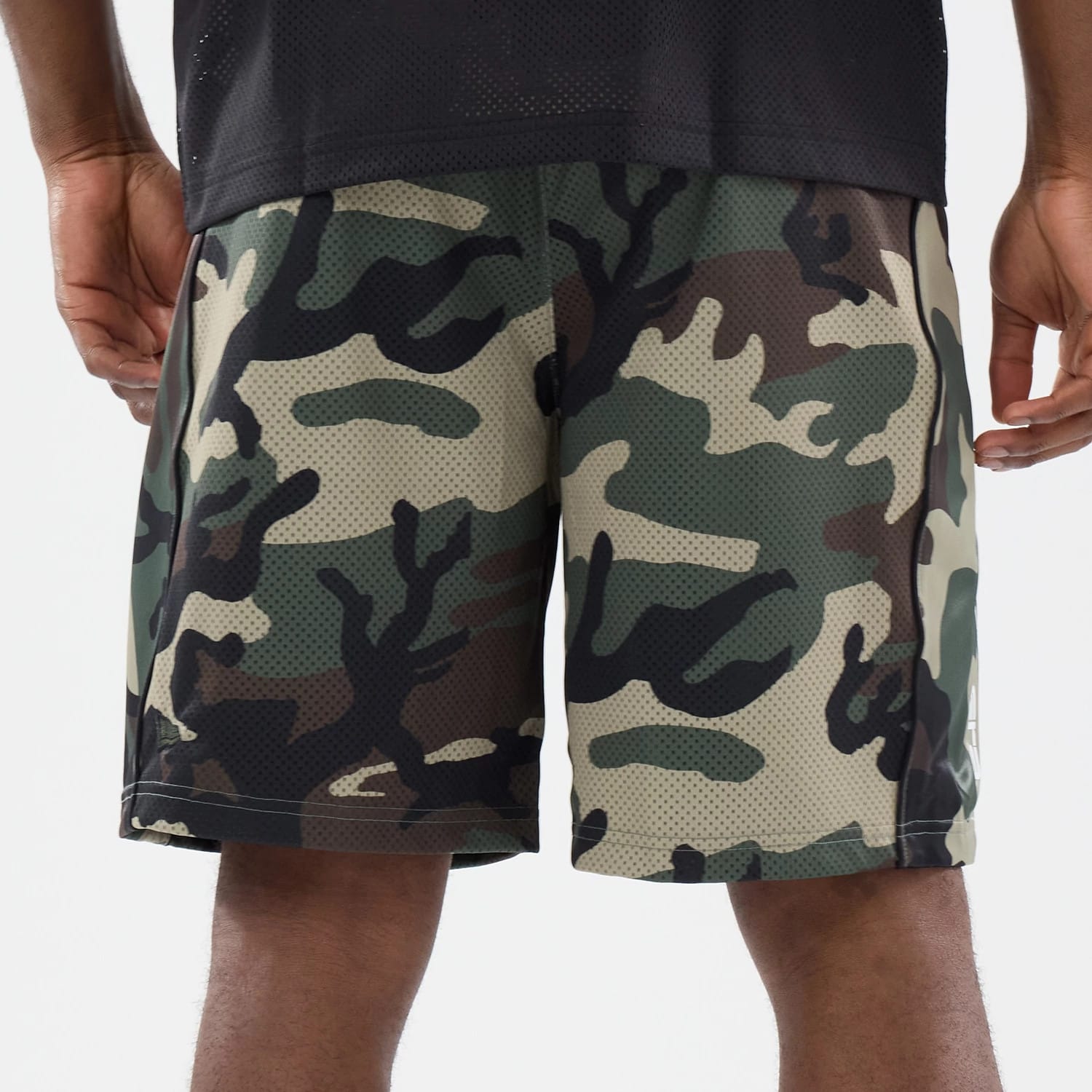 New Era Bermuda 6 Day Camo Oversized Shorts