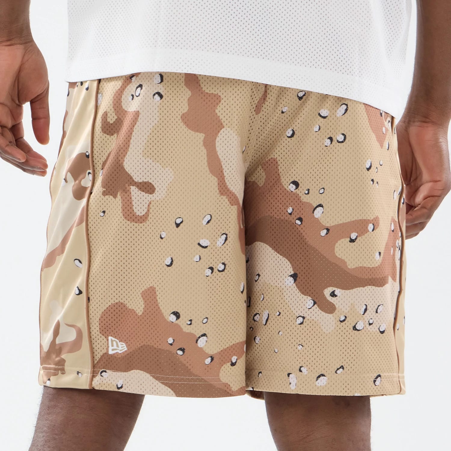 New Era Bermuda Woodland Camo Oversized Shorts