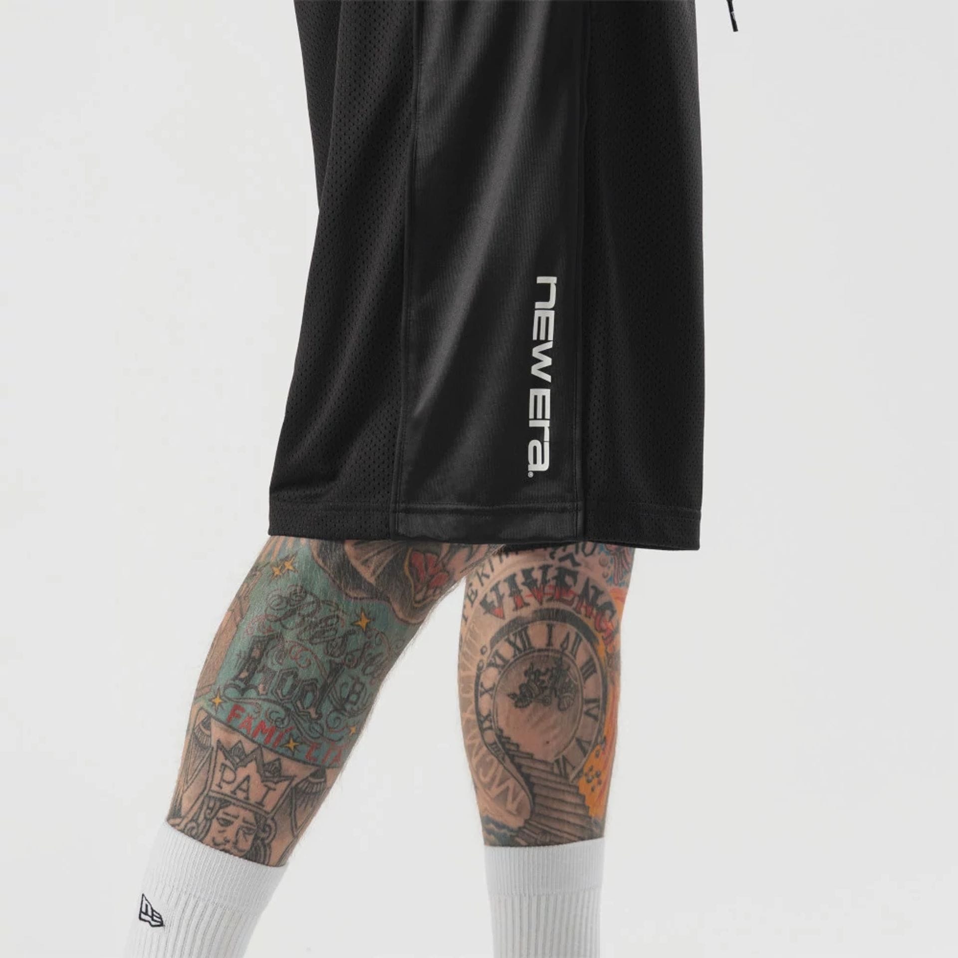 New Era Bermuda Black Oversized Shorts
