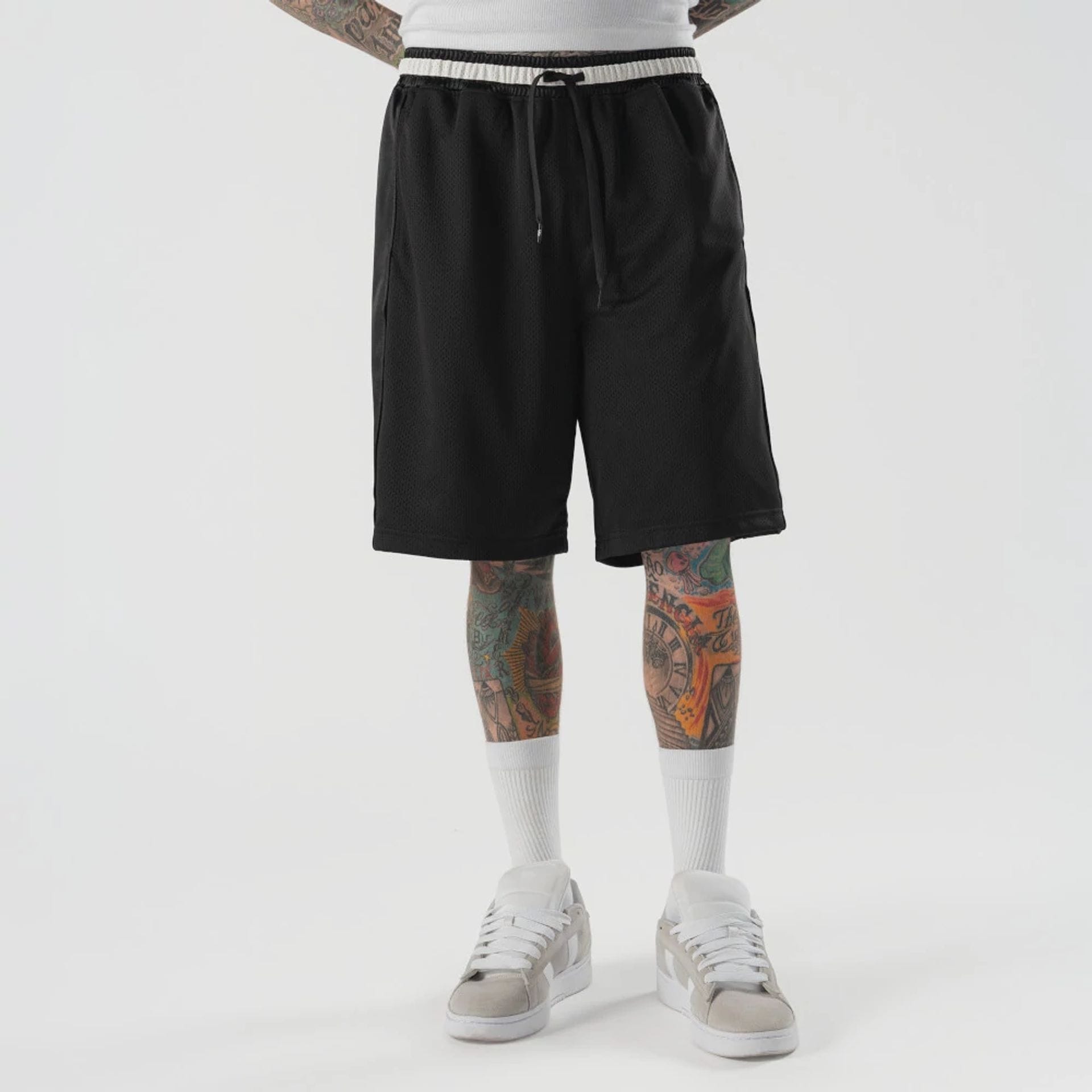 New Era Bermuda Black Oversized Shorts