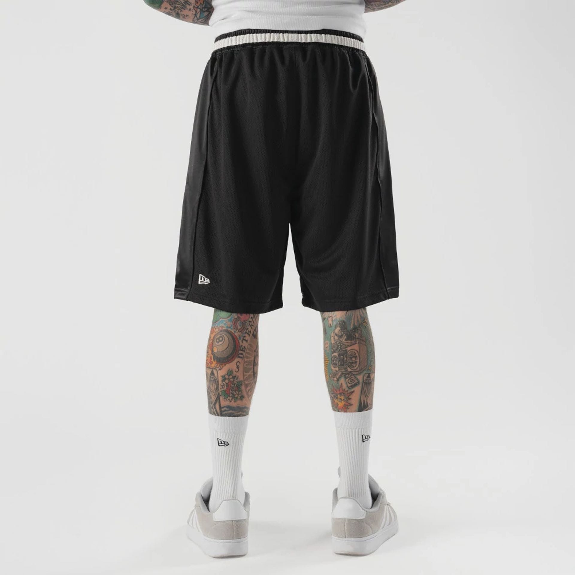 New Era Bermuda Black Oversized Shorts