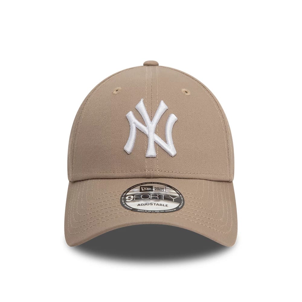 New York Yankees League Essential Pastel Brown 9FORTY Adjustable Cap