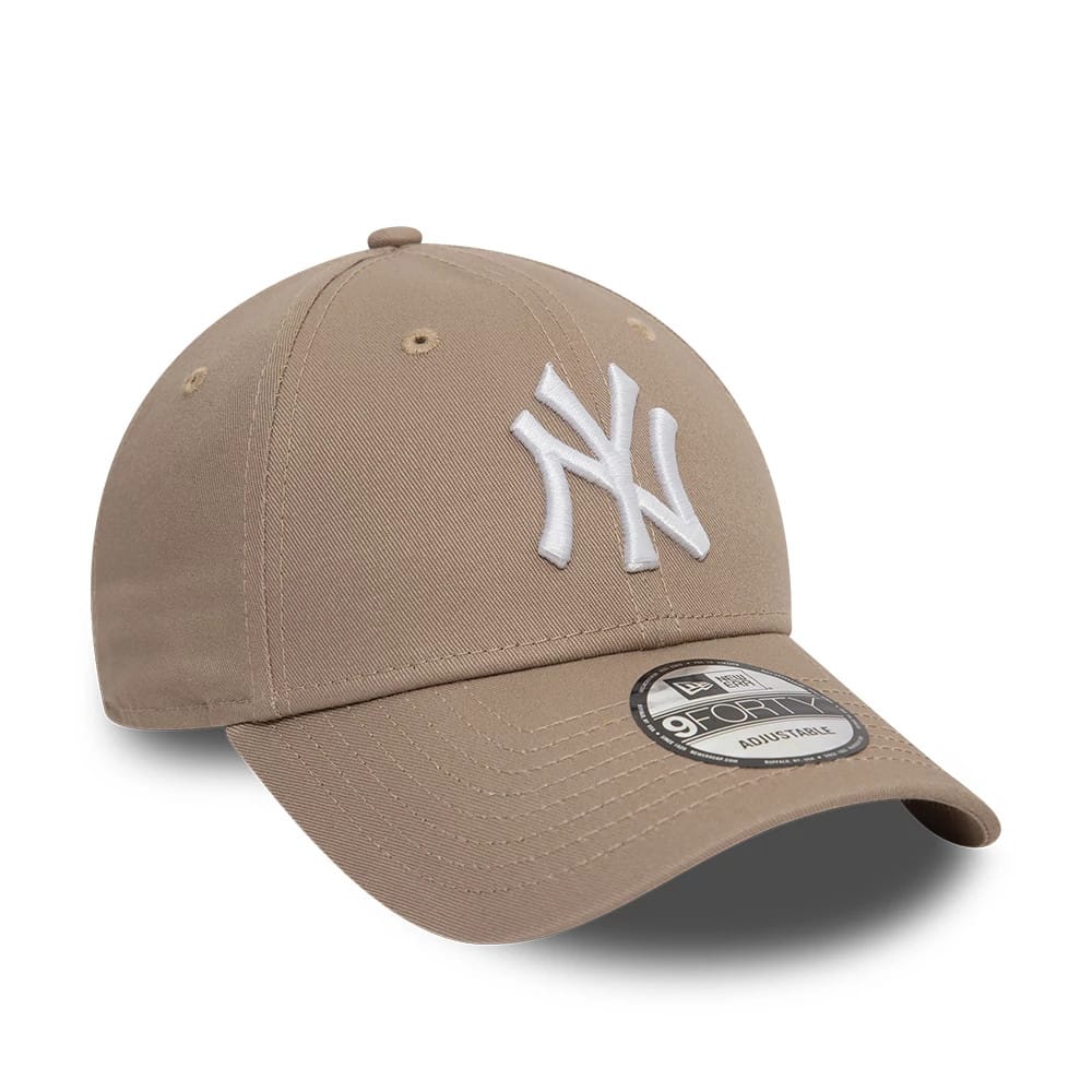 New York Yankees League Essential Pastel Brown 9FORTY Adjustable Cap