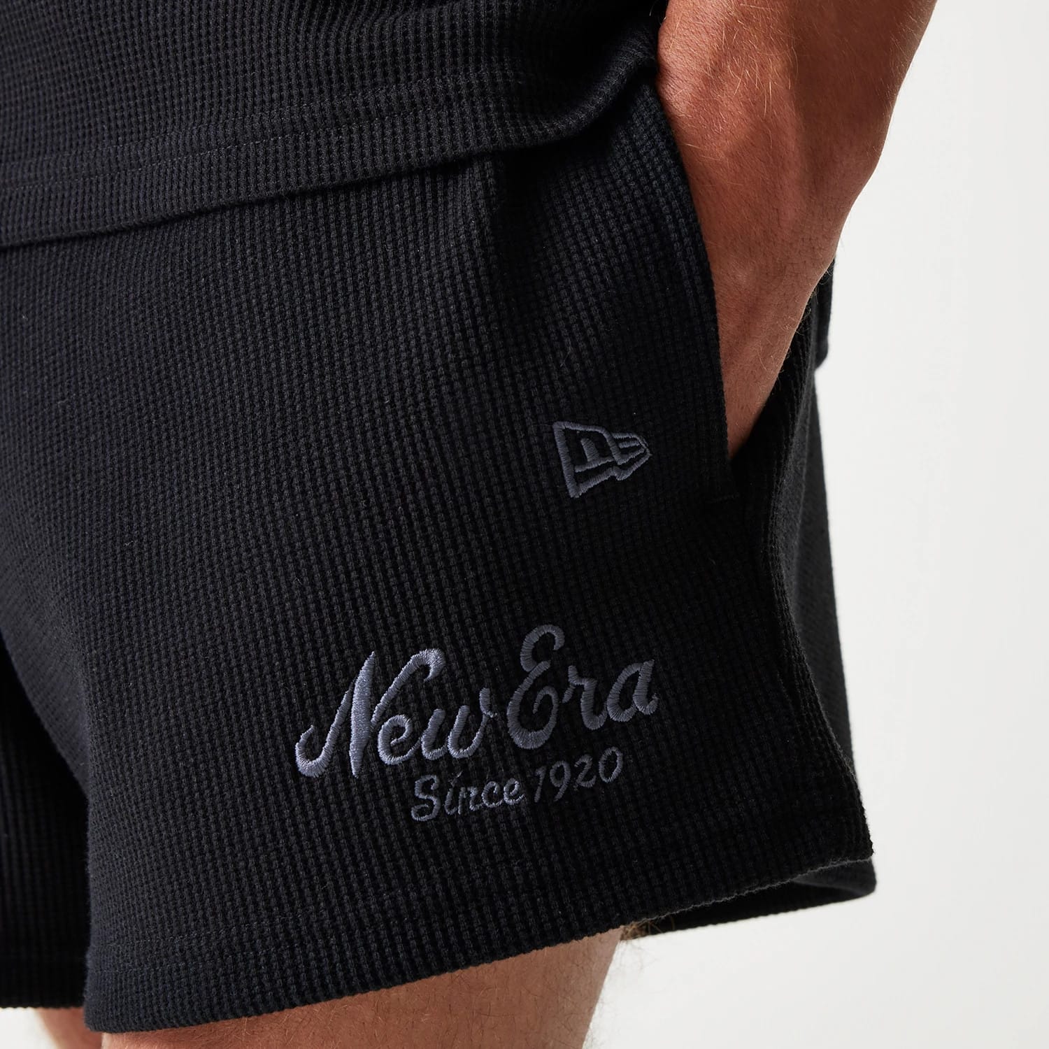 New Era Waffle Black Shorts